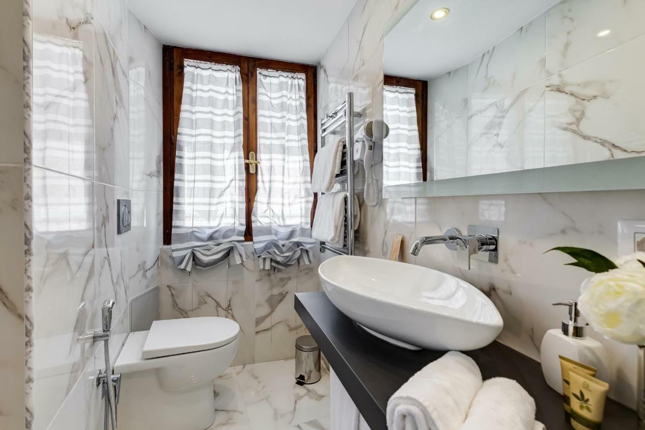 Trevi Private Suites By Premium Suites Collection Rome Exterior photo
