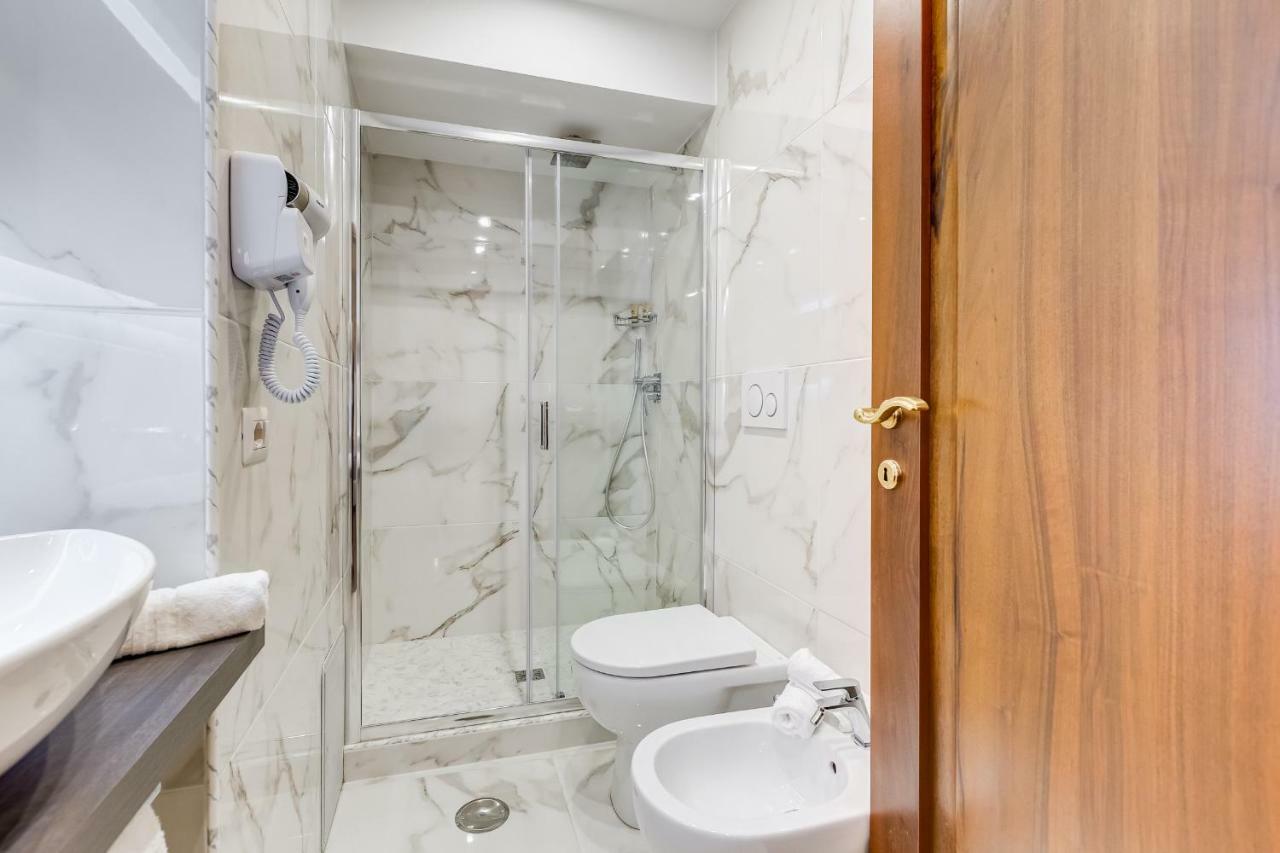 Trevi Private Suites By Premium Suites Collection Rome Exterior photo