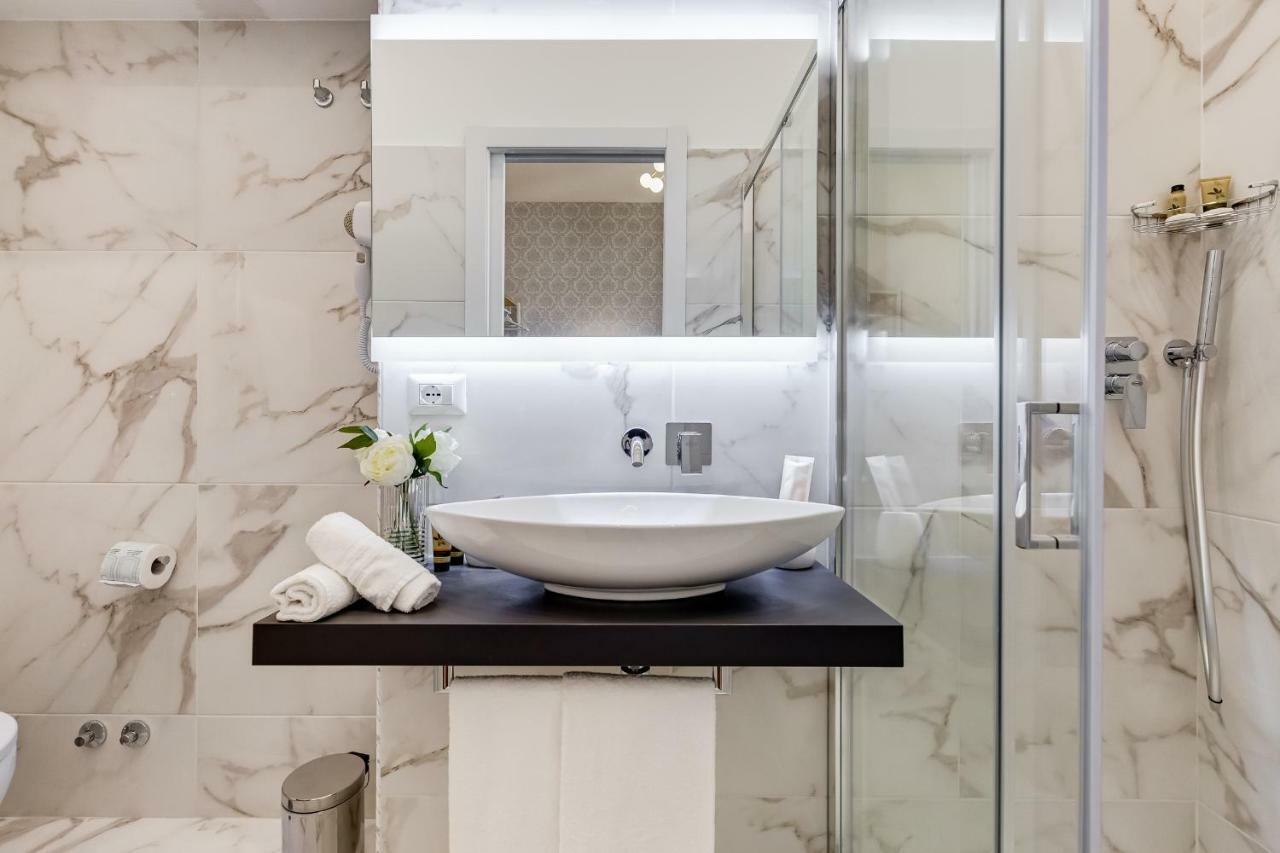 Trevi Private Suites By Premium Suites Collection Rome Exterior photo