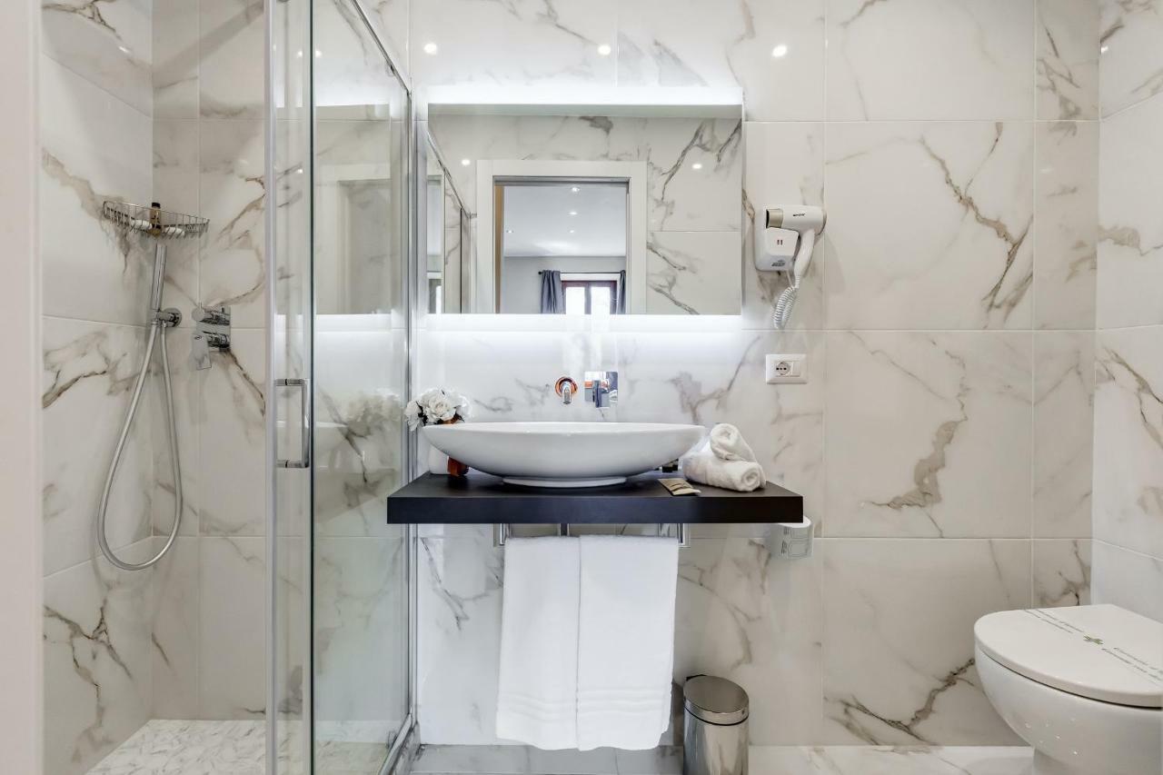 Trevi Private Suites By Premium Suites Collection Rome Exterior photo