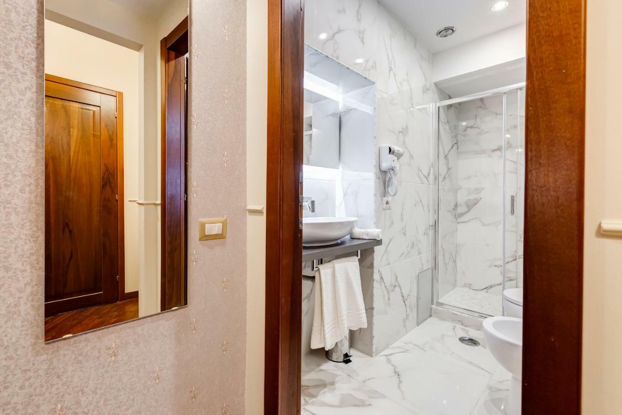 Trevi Private Suites By Premium Suites Collection Rome Exterior photo